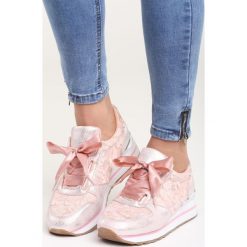 Różowe Buty Sportowe End of Day. Buty sportowe lifestyle marki Born2be. Za 39.99 zł.
