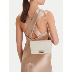 Torebka Nine West. Kopertówki Nine West, bez wzorów, wizytowe, bez dodatków. Za 219.99 zł.