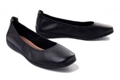 JOSEF SEIBEL 74801 133 105 Fenja 01 DS. black-black, baleriny damskie. Czarne baleriny Josef Seibel, bez wzorów, ze skóry, bez obcasa, bez zapięcia. Za 379.90 zł.