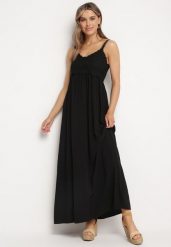 Czarna Wiskozowa Sukienka w Stylu Boho Na Ramiączkach Ozdobiona Koronką Tristelle. Czarne sukienki Born2be, s, bez wzorów, z koronki, boho, bez kołnierzyka, bez ramiączek, maxi. Za 109.99 zł.