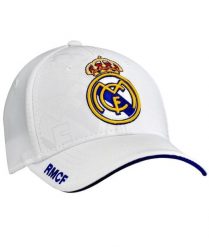 Czapka z daszkiem Real Madryt - oficjalna licencjonowana. Białe czapki z daszkiem Real Madrid, bez wzorów, z materiału. Za 99.00 zł.