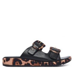 Klapki Tamaris. Czarne klapki Tamaris, bez wzorów, bez obcasa, bez zapięcia. Za 329.99 zł.