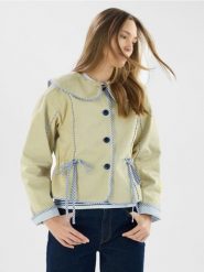 Bawełniana kurtka z kołnierzem - kremowy. Białe kurtki Reserved, l, bez wzorów, z bawełny, bez kaptura. Za 359.99 zł.