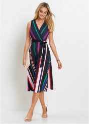 Sukienka shirtowa z wiązanym paskiem. Czarne sukienki bonprix, bez wzorów, bez kołnierzyka, bez ramiączek, midi, dopasowane. Za 144.99 zł.