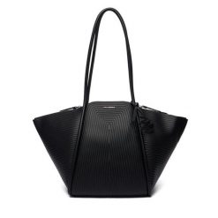 Torebka KARL LAGERFELD. Czarne torebki klasyczne KARL LAGERFELD, bez wzorów, klasyczne, bez dodatków. Za 1,199.00 zł.