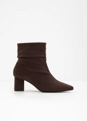 Krótkie botki. Brązowe botki bonprix, bez wzorów, bez obcasa, bez zapięcia. Za 169.99 zł.