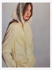 Koronkowa chusta - złamana biel. Chusty Reserved, bez wzorów, z koronki. Za 69.99 zł.