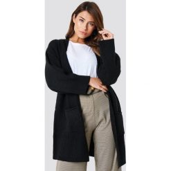 NA-KD Kardigan z kieszeniami - Black. Czarne swetry NA-KD, z dzianiny. Za 202.95 zł.