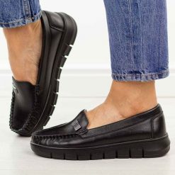 Czarne skórzane mokasyny damskie Potocki 19427. Czarne mokasyny POTOCKI, z aplikacjami, z jeansu, z okrągłym noskiem. Za 219.00 zł.