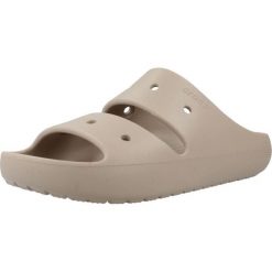 Sandały CROCS CLASSIC SANDAL V2 Jasnobrązowy. Brązowe sandały Crocs, bez wzorów, z gumy, bez obcasa, bez zapięcia. Za 161.99 zł.
