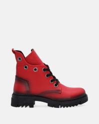 CZERWONE TRZEWIKI Z CIENIOWANEJ SKÓRY 18020 RED. Czerwone botki Venezia, bez wzorów, ze skóry, bez obcasa, bez zapięcia. Za 319.00 zł.