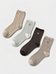Prążkowane skarpetki z bawełną i haftem serc 4 pack - wielobarwny. Skarpetki Sinsay, bez wzorów, z bawełny. Za 17.99 zł.