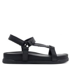 Sandały Lasocki. Czarne sandały Lasocki, bez wzorów, bez obcasa, na płaskiej podeszwie, bez zapięcia. Za 159.99 zł.