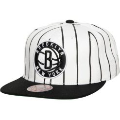Mitchell & Ness NBA Retro Czapka Brooklyn Nets Biało‑Czarna. Czarne czapki z daszkiem Mitchell & Ness, bez wzorów, retro. Za 173.99 zł.