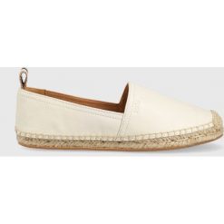 BOSS espadryle skórzane Madeira Slon 50474501.114 kolor biały. Białe espadryle Boss, bez wzorów, z gumy, z okrągłym noskiem, bez obcasa, na płaskiej podeszwie. W wyprzedaży za 449.99 zł.