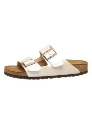 Birkenstock Klapki "Arizona" w kolorze kremowym rozmiar: 37. Białe klapki Birkenstock, bez wzorów, klasyczne, z otwartym noskiem, bez obcasa, bez zapięcia. Za 319.95 zł.