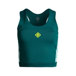 Elegancja i wygoda Eagle Top z krzyżującym się tyłem i oddychającą tkaniną. Zielone topy IZAS, bez wzorów, z nylonu, sportowe, bez kołnierzyka, bez ramiączek. Za 139.09 zł.
