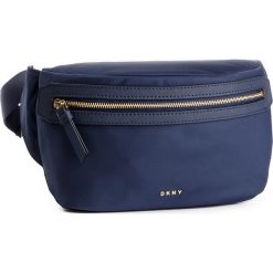 Saszetka nerka DKNY - Casey-Belt Bag-Nylon R91IEA41 Navy NVY. Nerki i saszetki DKNY. W wyprzedaży za 329.00 zł.