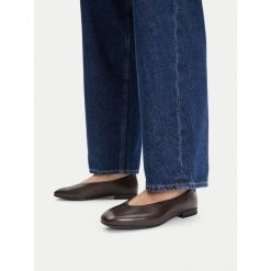 Baleriny Lasocki. Brązowe baleriny Lasocki, bez wzorów, bez obcasa, bez zapięcia. Za 159.99 zł.