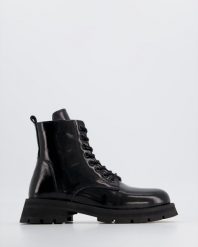 LAKIEROWANE WORKERY 3033401 BLACK. Czarne botki Venezia, bez wzorów, z lakierowanej skóry, bez obcasa, bez zapięcia. Za 299.00 zł.