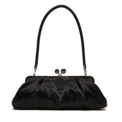 Torebka Weekend Max Mara. Czarne kopertówki Weekend Max Mara, bez wzorów, wizytowe, bez dodatków. Za 1,359.00 zł.