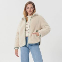 Kurtka teddy - Kremowy. Białe kurtki Sinsay, l, bez wzorów, bez kaptura. W wyprzedaży za 75.99 zł.