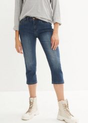 Jeansy slim fit, cropped, średni stan. Niebieskie jeansy bonprix, bez wzorów, z jeansu. Za 92.99 zł.