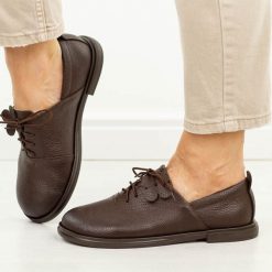 Barefoot czekoladowe groch skórzane Polskie półbuty damskie Deoni D679. Brązowe półbuty wsuwane Deoni, na jesień, bez wzorów, z dzianiny, casualowe, bez obcasa, na płaskiej podeszwie. Za 429.00 zł.