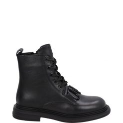 CZARNE BOTKI 2852640 BLACK. Czarne botki Venezia, bez wzorów, ze skóry, bez obcasa, bez zapięcia. Za 269.00 zł.