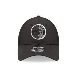 Czapka z daszkiem New Era 9Forty Mesh. Czarne czapki z daszkiem New Era, bez wzorów, z meshu, sportowe. Za 199.00 zł.