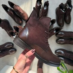 Brązowe płaskie botki damskie Potocki 12080. Brązowe botki POTOCKI, bez wzorów, ze skóry, eleganckie, bez obcasa, na obcasie, bez zapięcia. Za 229.00 zł.