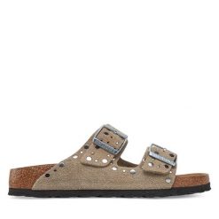 Klapki Birkenstock. Brązowe klapki Birkenstock, bez wzorów, bez obcasa, bez zapięcia. Za 679.99 zł.
