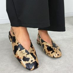 Brązowe baleriny damskie Potocki 20335. Brązowe czółenka POTOCKI, na jesień, bez wzorów, z jeansu, biznesowe, bez obcasa, na obcasie, bez zapięcia. W wyprzedaży za 131.12 zł.