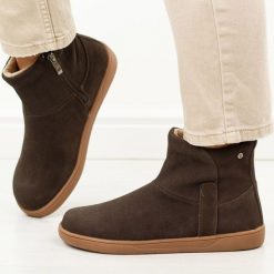 Barefoot czekoladowe skórzane botki damskie Vinceza 79666. Brązowe botki VINCEZA, bez wzorów, z dzianiny, eleganckie, bez obcasa, na płaskiej podeszwie, bez zapięcia. Za 299.00 zł.