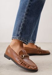 Brązowe Mokasyny VICES Loafersy z Marszczeniem i Wkładką ze Skóry Naturalnej Mussai. Brązowe mokasyny Renee, bez wzorów, z jeansu. Za 119.99 zł.