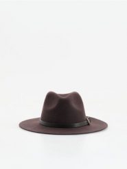 Wełniany kapelusz - ciemnobrązowy. Brązowe kapelusze Reserved, bez wzorów, z wełny. Za 119.99 zł.