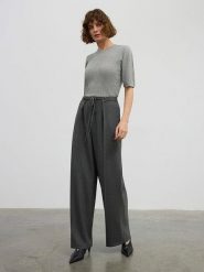 BGN Spodnie w kolorze antracytowym rozmiar: 36. Czarne spodnie materiałowe BGN, bez wzorów, z materiału, z podwyższonym stanem. Za 139.54 zł.