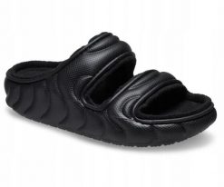 Klapki Dla Dorosłych Crocs Classic Cozzy Overpuff. Czarne klapki Crocs, bez wzorów, z materiału, bez obcasa, bez zapięcia. Za 202.99 zł.
