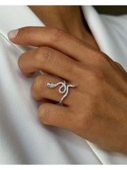 DI GIORGIO Srebrny pierścionek z cyrkoniami rozmiar: 50. Szare pierścionki DI GIORGIO, z cyrkonią, srebrne. Za 86.99 zł.