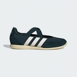 Buty Barreda Mary Jane. Białe buty treningowe adidas, bez wzorów, bez zapięcia. Za 279.00 zł.