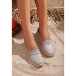 Szare Espadryle Intervary. Espadryle marki Born2be. Za 54.99 zł.