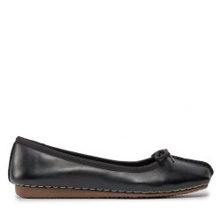 Baleriny Clarks. Czarne baleriny Clarks, bez wzorów, bez obcasa, bez zapięcia. Za 219.99 zł.