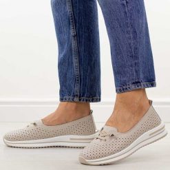 Beżowe ażurowe skórzane półbuty damskie S.Barski 7044. Brązowe półbuty wsuwane S.BARSKI, na jesień, w ażurowe wzory, z jeansu, klasyczne, bez obcasa, na płaskiej podeszwie. Za 249.00 zł.