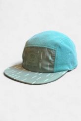 Zimowa czapka z polaru Unisex dla dorosłych z 5 panelami - migdałowa. Niebieskie czapki z daszkiem AFTER ESSENTIALS, na zimę, bez wzorów, z materiału, eleganckie. Za 66.00 zł.