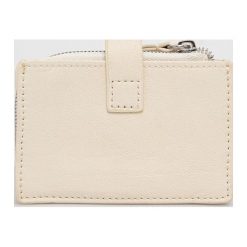 Marc O'Polo portfel skórzany damski kolor beżowy. Brązowe portfele Marc O'Polo, bez wzorów, z materiału. Za 249.99 zł.