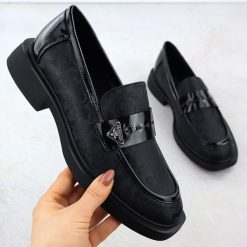 Półbuty damskie lordsy czarne Potocki SZ12650. Czarne półbuty wsuwane POTOCKI, bez wzorów, ze skóry, bez obcasa. Za 99.00 zł.