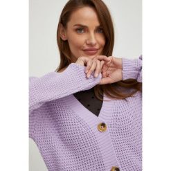 Answear Lab kardigan damski kolor fioletowy. Fioletowe swetry Answear Lab, m, bez wzorów, z dzianiny, bez ramiączek. Za 169.99 zł.