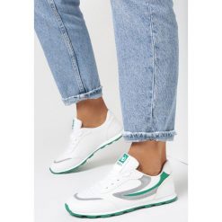 Biało-Zielone Buty Sportowe Chloette. Białe buty treningowe Born2be, z aplikacjami, z materiału, bez zapięcia, na fitness i siłownię. W wyprzedaży za 79.99 zł.
