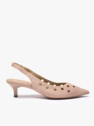 Brudnoróżowe wycinane czółenka bez pięty slingback. Czerwone czółenka Ryłko, w ażurowe wzory, z gumy, eleganckie, bez obcasa, na obcasie, bez zapięcia. Za 349.99 zł.