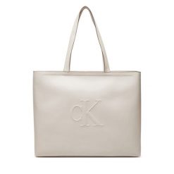 Torebka Calvin Klein Jeans. Torebki klasyczne Calvin Klein Jeans, bez wzorów, z jeansu, klasyczne, bez dodatków. Za 289.99 zł.